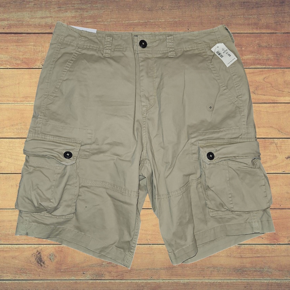 AERO Olive Green Cargo Shorts with Durable Fabric and Relaxed‎ Fit